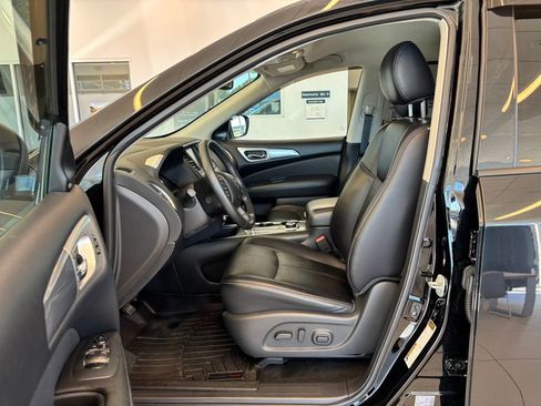 Used 2019 Nissan Pathfinder SL AWD/4WD image 15