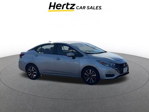 Used 2025 Nissan Versa SV image 1