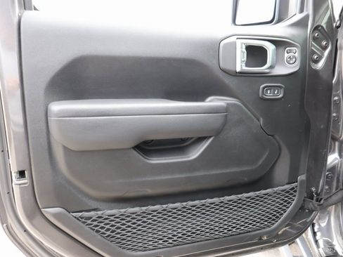 Used 2022 Jeep Gladiator Sport image 20