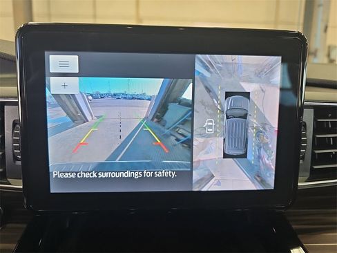 Used 2023 Ford Explorer Limited image 23