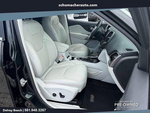 Used 2019 Jeep Cherokee Limited FWD image 18