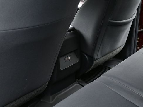 Used 2023 Nissan Frontier SV image 18