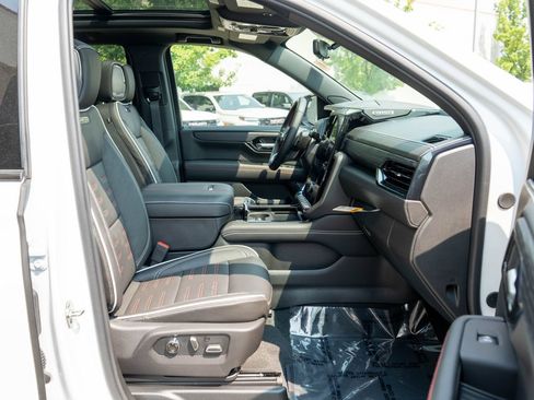 New 2026 GMC Yukon AT4 Ultimate AWD/4WD image 10