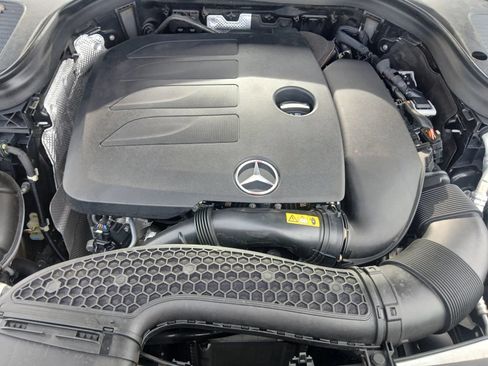 Used 2021 Mercedes-Benz GLC 300 image 24