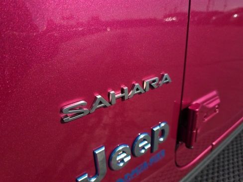 Used 2022 Jeep Wrangler Unlimited Sahara w/ Safety Group image 60