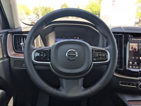Used 2024 Volvo XC60 T8 Plus w/ Protection Package Premier AWD/4WD image 18