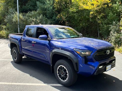 New 2025 Toyota Tacoma TRD Off-Road w/ TRD Off Road Upgrade Package image 7