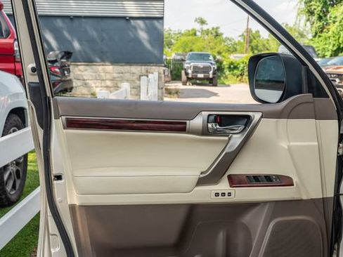 Used 2011 Lexus GX 460 Premium AWD/4WD image 17