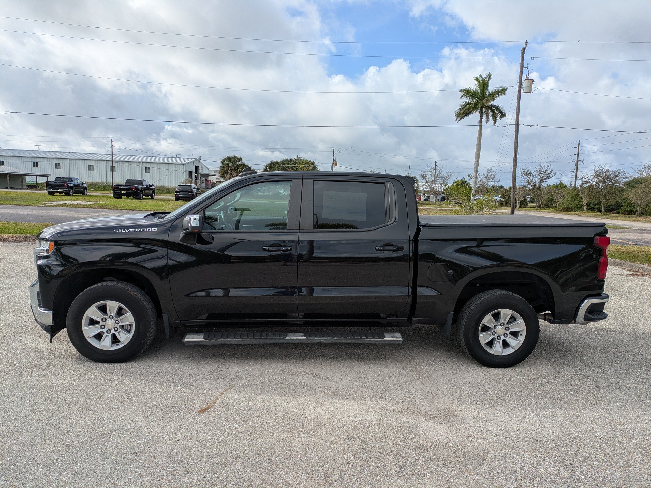 Used 2021 Chevrolet Silverado 1500 LT RWD image 7