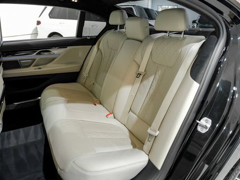 Used 2021 BMW ALPINA B7 xDrive image 37