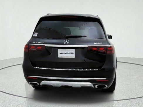 Used 2025 Mercedes-Benz GLS 450 4MATIC image 10