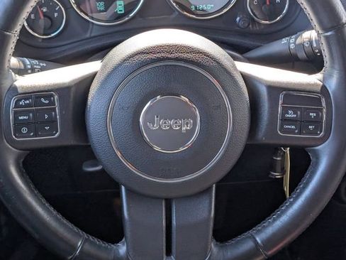 Used 2016 Jeep Wrangler Unlimited Rubicon w/ Connectivity Group image 9