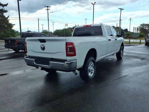 Used 2024 RAM 2500 Tradesman w/ Chrome Appearance Group AWD/4WD image 5
