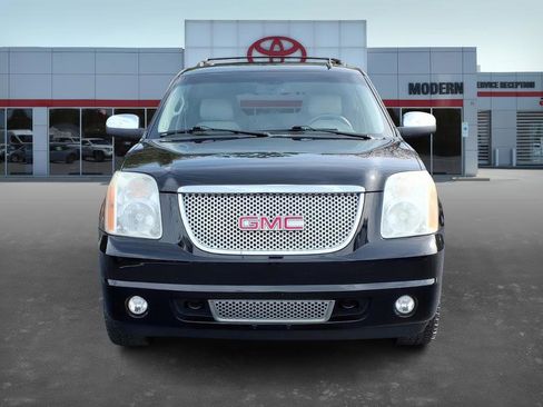 Used 2012 GMC Yukon SLT w/ SLT-2 Equipment Package image 2