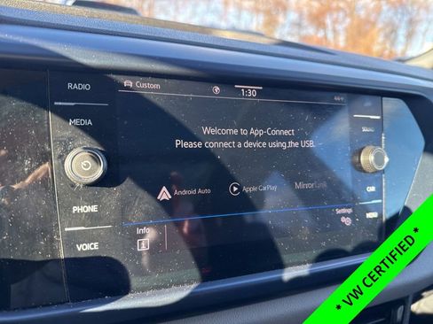 Certified 2023 Volkswagen Taos SE w/ Panoramic Sunroof Package image 20