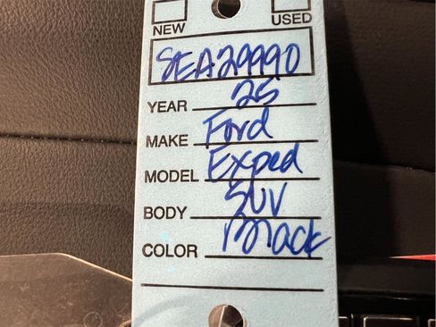 Used 2025 Ford Expedition Active AWD/4WD image 8