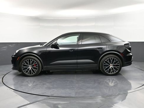 Certified 2025 Porsche Macan 4S Electric image 2