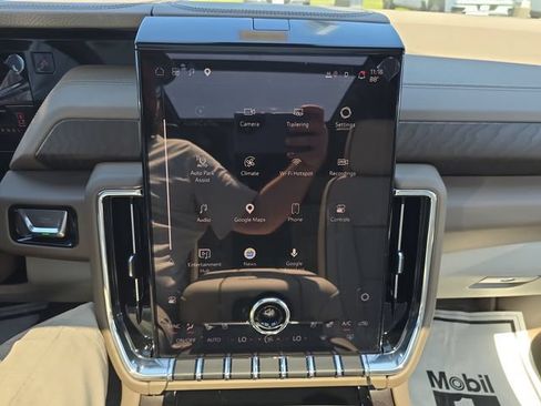 New 2026 GMC Yukon Denali AWD/4WD image 14