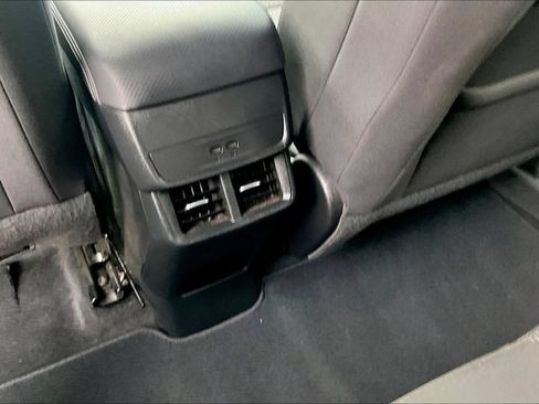 Used 2025 Chevrolet Equinox LT FWD image 33