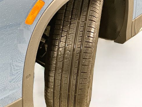 New 2025 Volkswagen Tiguan SE image 25