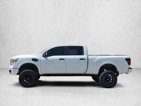 Used 2017 Nissan Titan PRO-4X AWD/4WD image 8