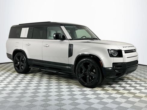 New 2026 Land Rover Defender 130 X-Dynamic SE image 3