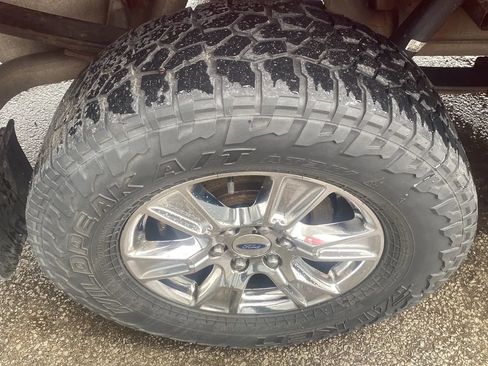 Used 2015 Ford F150 XLT w/ Equipment Group 302A Luxury image 10