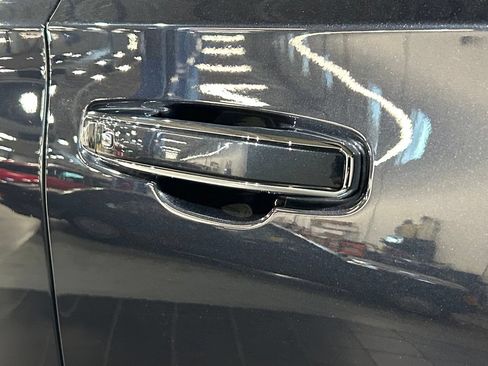 Used 2023 Chevrolet Suburban Premier AWD/4WD image 12