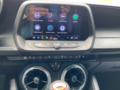 Used 2019 Chevrolet Camaro SS RWD image 13