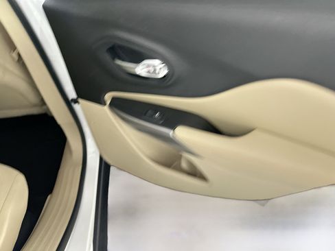 Used 2021 Jeep Cherokee Latitude image 27