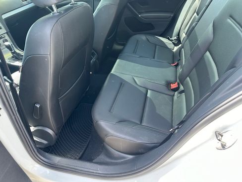 Used 2017 Volkswagen Golf SE FWD image 21