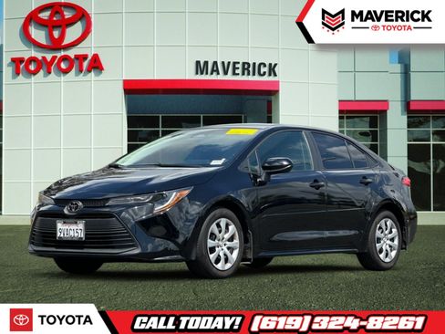Used 2025 Toyota Corolla LE image 1