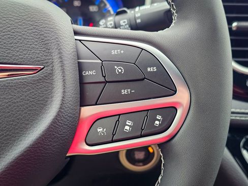 New 2026 Chrysler Pacifica Select FWD image 20