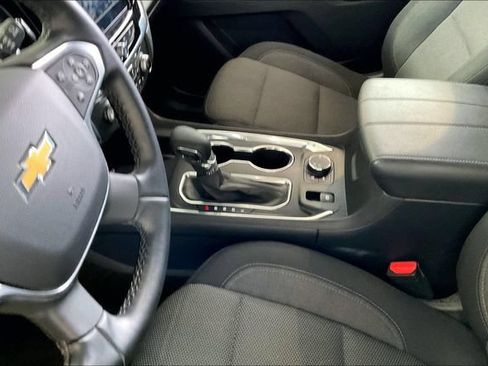 Used 2023 Chevrolet Traverse LT FWD image 13