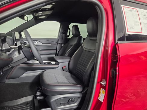 Used 2026 Ford Explorer ST-Line w/ ST-Line Street Pack RWD image 9