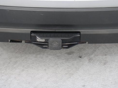 Used 2017 Toyota Highlander XLE AWD/4WD image 5