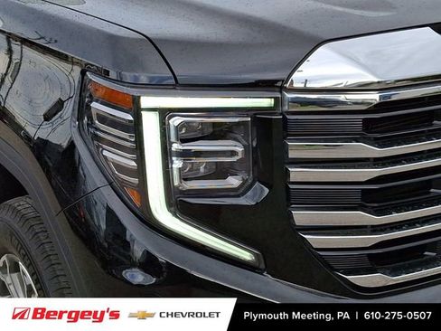 Certified 2025 GMC Sierra 1500 SLT image 10