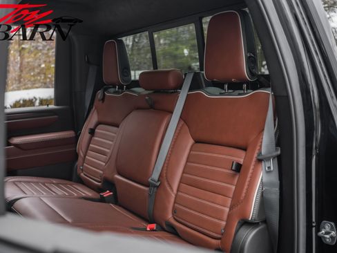 Used 2024 GMC Sierra 2500 Denali Ultimate image 47