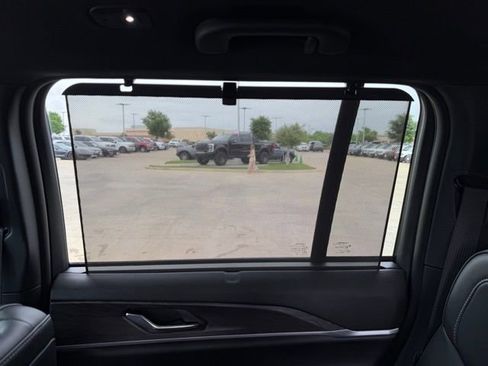 Used 2024 Jeep Grand Cherokee Limited w/ Luxury Tech Group II image 22