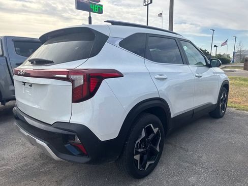 Used 2025 Kia Seltos EX image 4