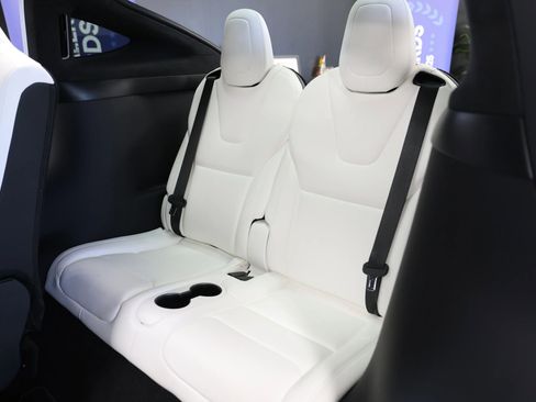 Used 2020 Tesla Model X Long Range AWD/4WD image 36