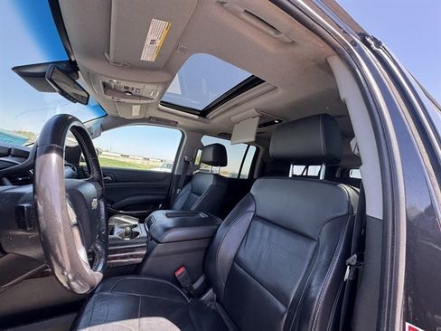 Used 2018 Chevrolet Suburban LT w/ LT Signature Package AWD/4WD image 7