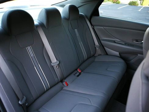 Used 2024 Hyundai Elantra SEL image 14