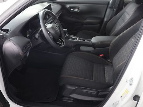 Certified 2025 Honda HR-V Sport image 19
