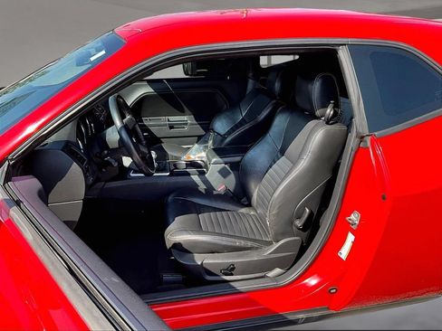 Used 2009 Dodge Challenger R/T RWD image 26
