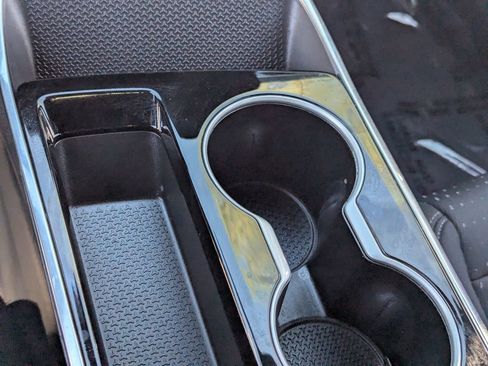 Used 2025 Chevrolet Equinox LT image 27