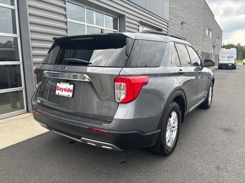Used 2024 Ford Explorer XLT w/ Equipment Group 202A RWD image 3