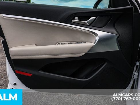 Used 2025 Genesis G70 2.5T AWD/4WD image 45