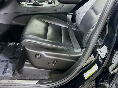 Used 2021 Jeep Grand Cherokee Limited AWD/4WD image 26