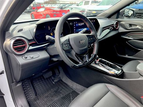 Certified 2025 Chevrolet Trax RS w/ Driver Confidence Package image 10